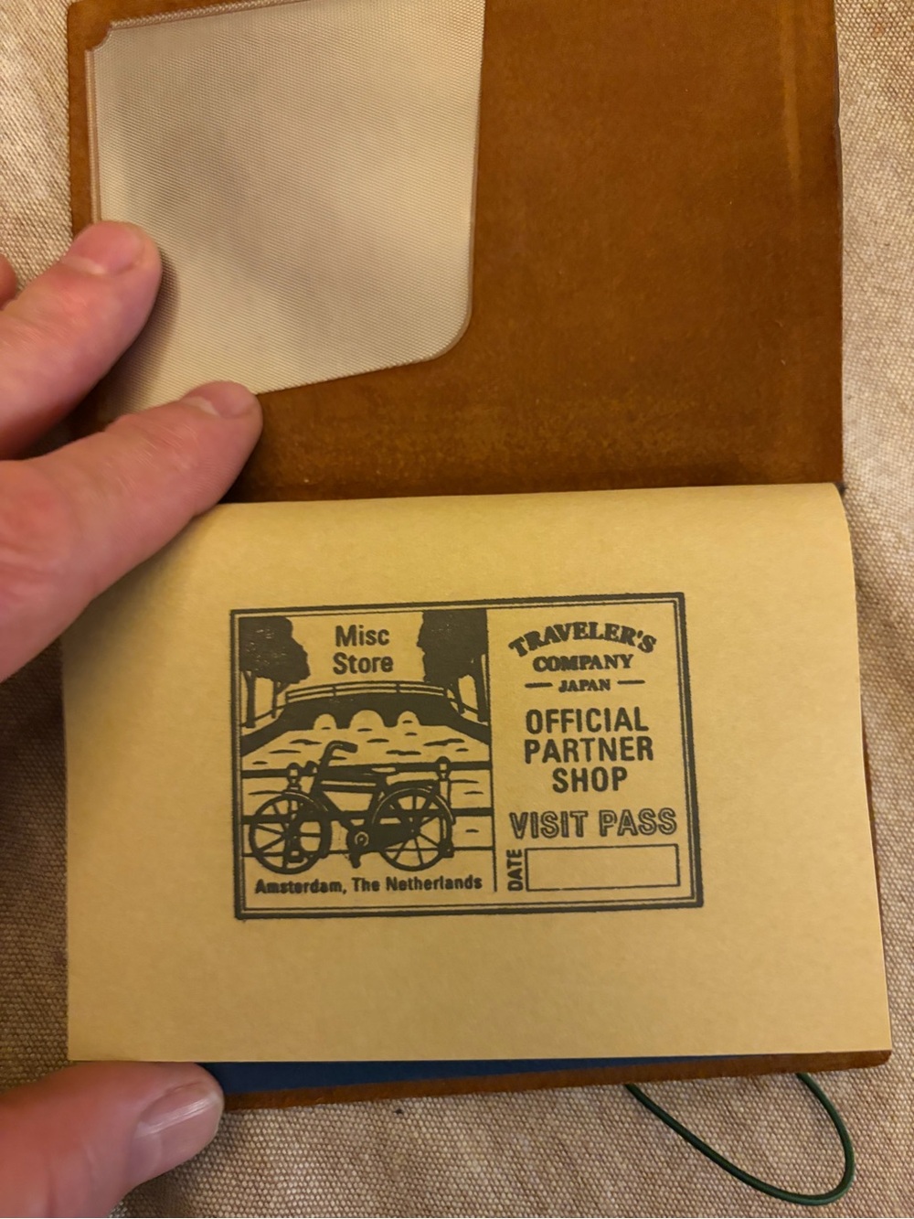 Traveler's Notebook Leather Cover in Brown - Picture 2 of 6
